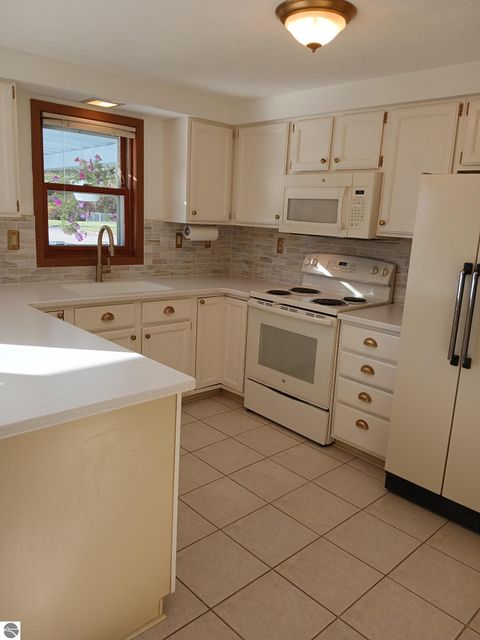 Tiny photo for 806 S Augres River Drive, Au Gres, MI 48703 (MLS # 1939679)