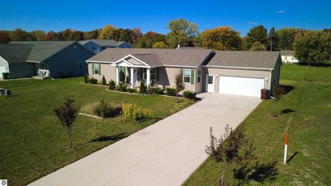 Photo of 2838 Joseph Drive, Mt Pleasant, MI 48858 (MLS # 1939512)