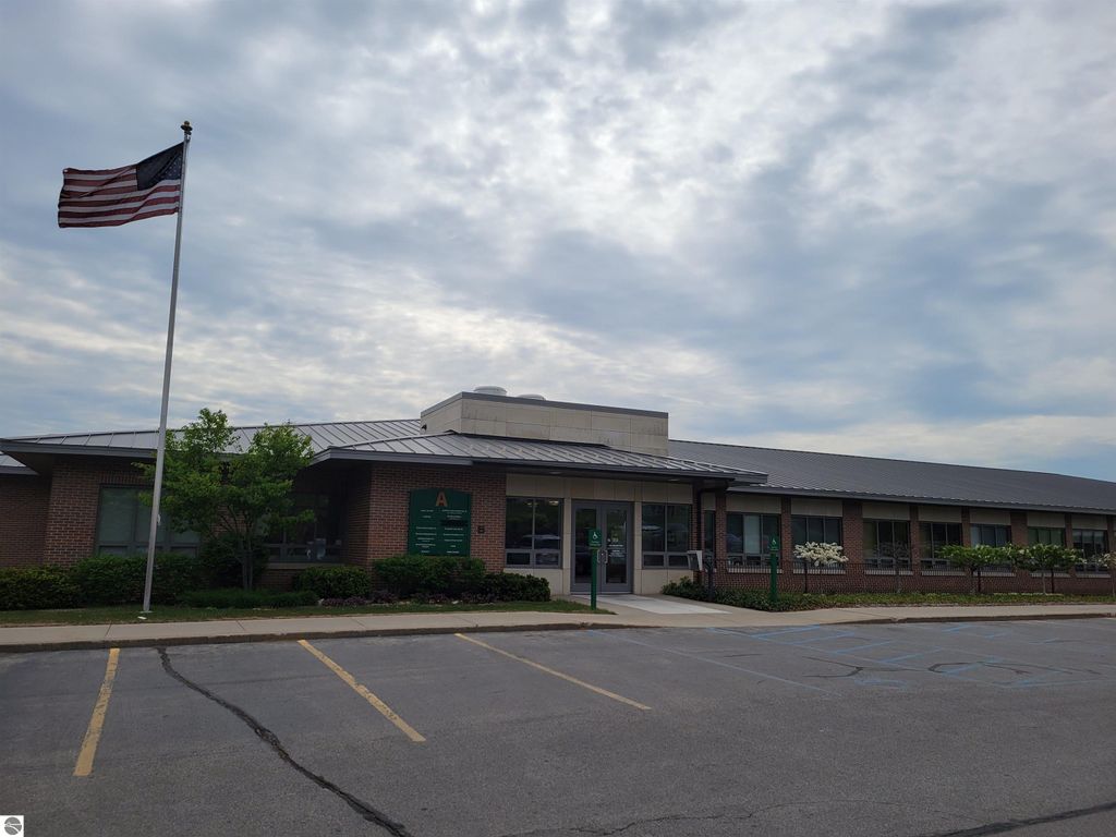 Photo of 4020 Copper View #225, Traverse City, MI 49684 (MLS # 1936817)