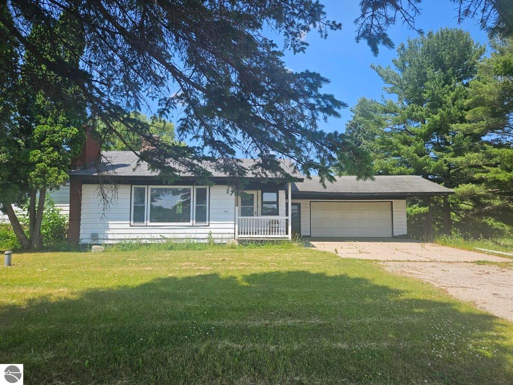Photo of 5640 W Houghton Lake Road, Lake City, MI 49651 (MLS # 1935965)