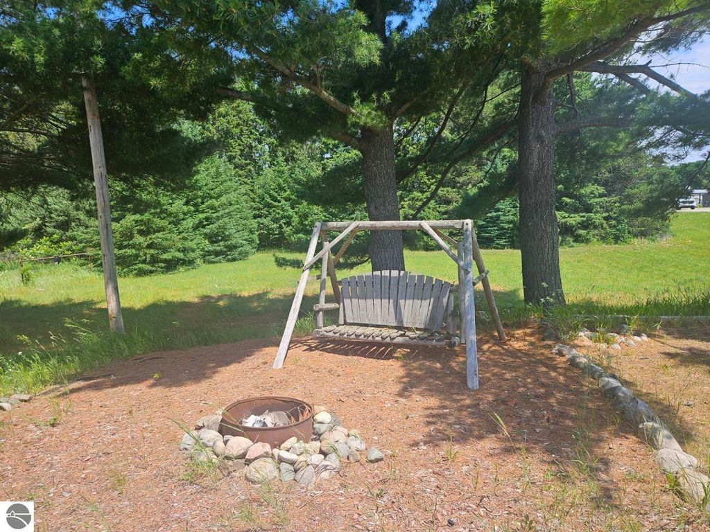 Photo of 5640 W Houghton Lake Road, Lake City, MI 49651 (MLS # 1935965)
