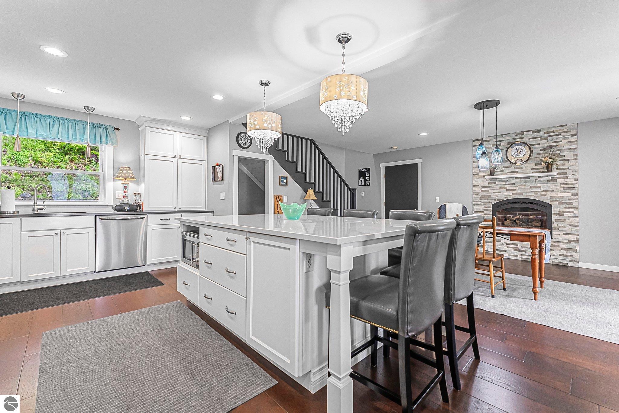 Traverse City, Michigan 49686, United States, 3 Bedrooms Bedrooms, ,2 BathroomsBathrooms,Residential,Pending,140406