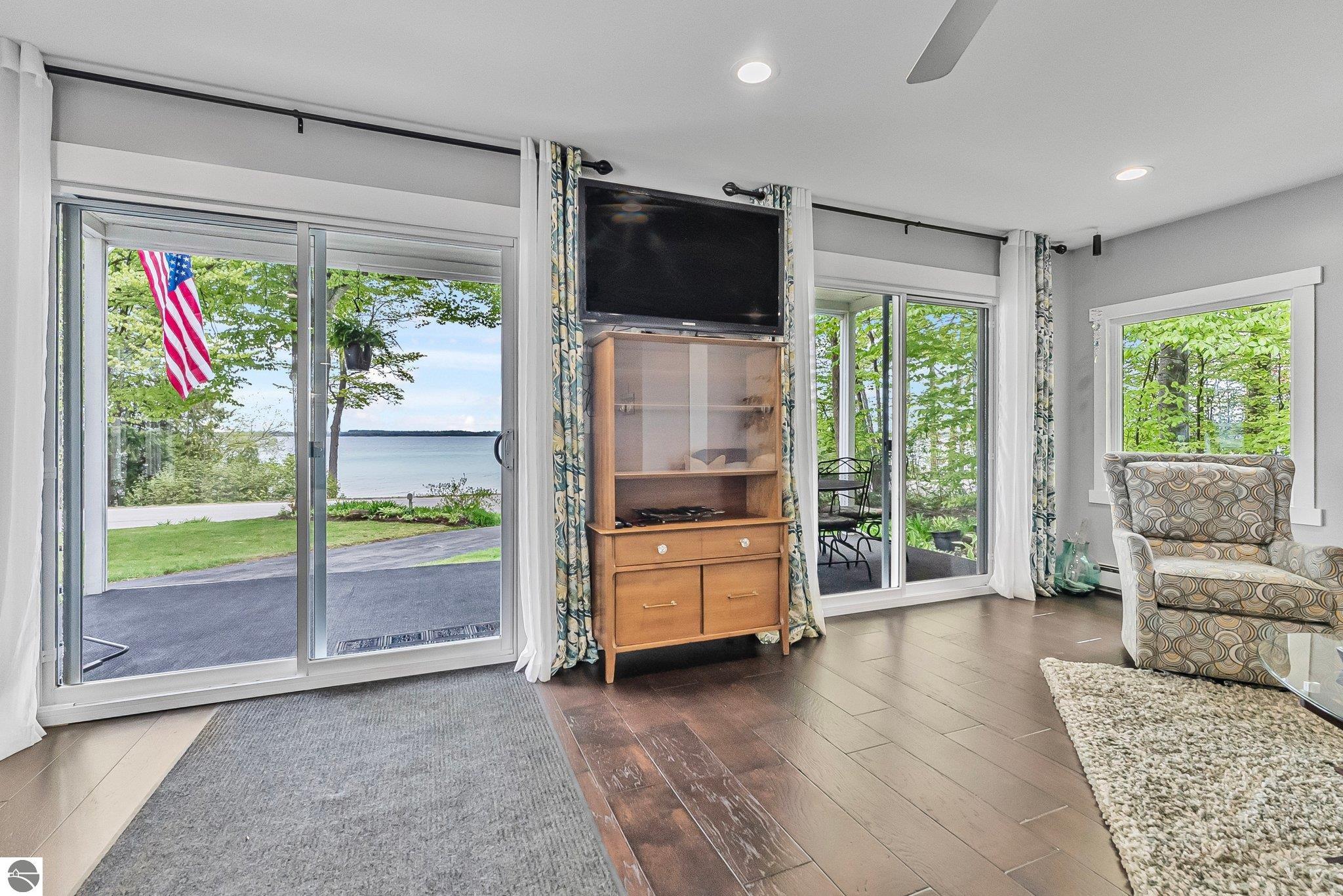 Traverse City, Michigan 49686, United States, 3 Bedrooms Bedrooms, ,2 BathroomsBathrooms,Residential,Pending,140406