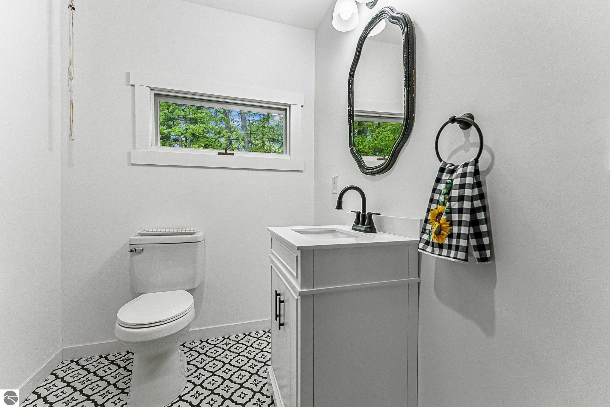 Traverse City, Michigan 49686, United States, 3 Bedrooms Bedrooms, ,2 BathroomsBathrooms,Residential,Pending,140406