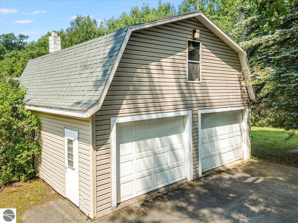 Photo of 8225 Lakeview Drive, Hale, MI 48739 (MLS # 1936517)