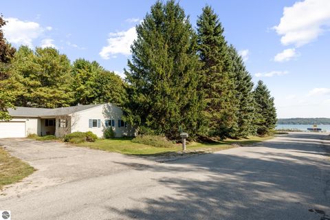 Tiny photo for 4213 E Oxford Drive, Leland, MI 49654 (MLS # 1939346)