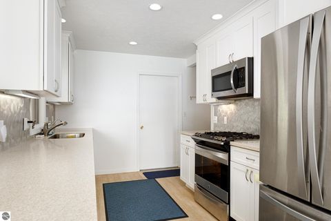 Tiny photo for 4213 E Oxford Drive, Leland, MI 49654 (MLS # 1939346)