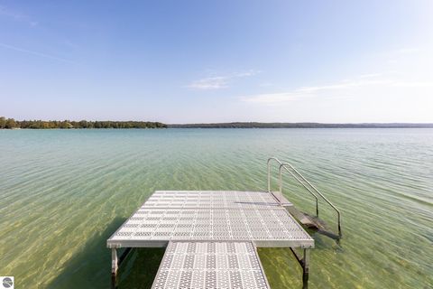 Tiny photo for 4213 E Oxford Drive, Leland, MI 49654 (MLS # 1939346)