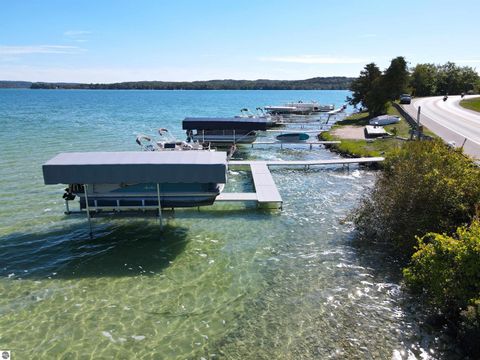 Tiny photo for 4213 E Oxford Drive, Leland, MI 49654 (MLS # 1939346)