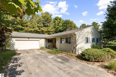 Tiny photo for 4213 E Oxford Drive, Leland, MI 49654 (MLS # 1939346)