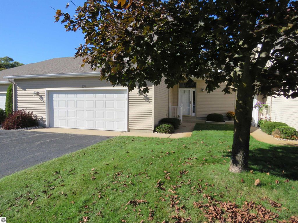 Photo of 270 Greenview Circle #11, Cadillac, MI 49601 (MLS # 1939466)