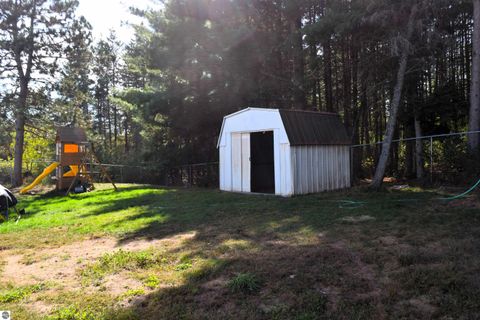 Tiny photo for 11015 75th Avenue, Mecosta, MI 49332 (MLS # 1939423)