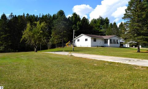 Tiny photo for 11015 75th Avenue, Mecosta, MI 49332 (MLS # 1939423)
