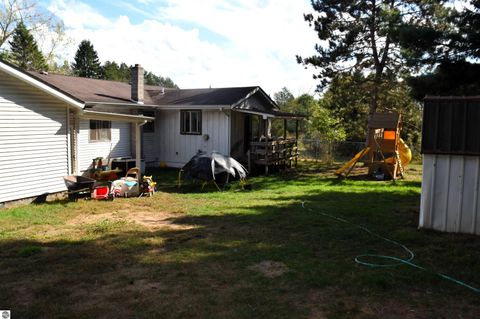 Tiny photo for 11015 75th Avenue, Mecosta, MI 49332 (MLS # 1939423)