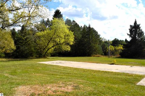 Tiny photo for 11015 75th Avenue, Mecosta, MI 49332 (MLS # 1939423)