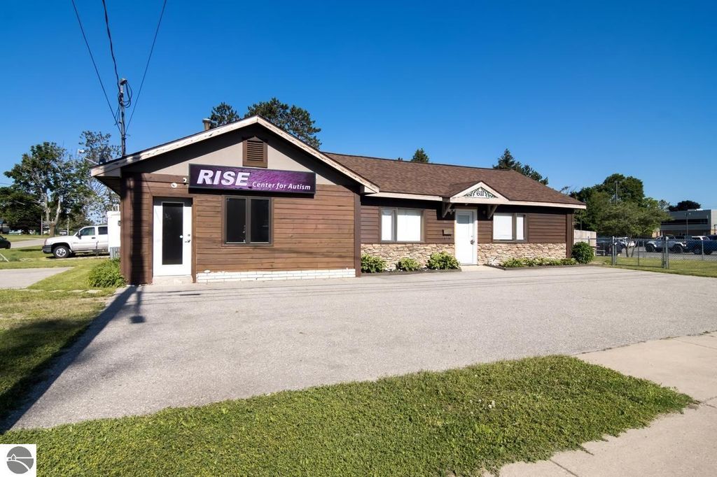 Photo of 611 N Center Avenue, Gaylord, MI 49735 (MLS # 1934555)