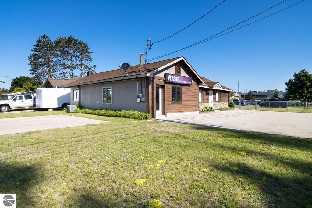 Photo of 611 N Center Avenue, Gaylord, MI 49735 (MLS # 1934555)