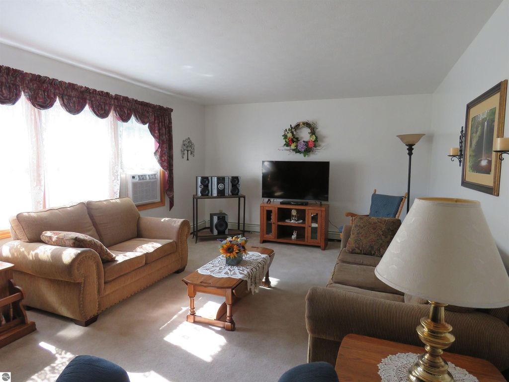 Photo of 5376 S 45 1/2 Road, Cadillac, MI 49601 (MLS # 1937388)