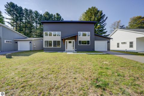 Photo of 3892 Falling Leaf Trail, Traverse City, MI 49686 (MLS # 1939511)