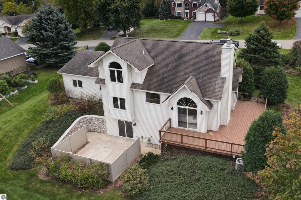 Photo of 3910 Stone Ridge Drive, Traverse City, MI 49685 (MLS # 1939598)