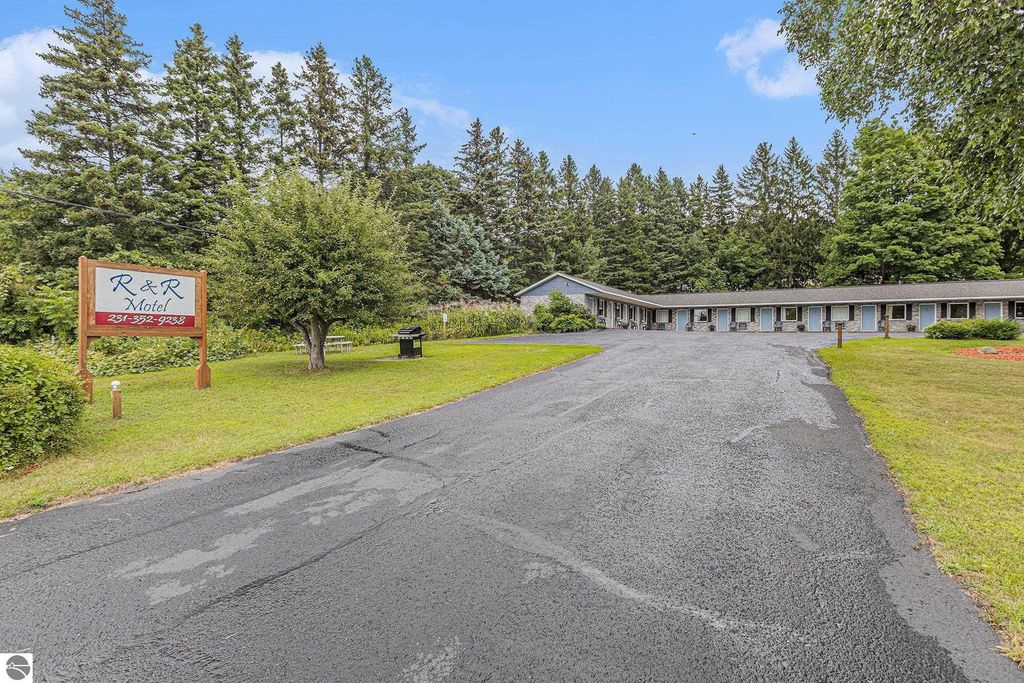 Photo of 519 Lake Street, Frankfort, MI 49635 (MLS # 1937875)