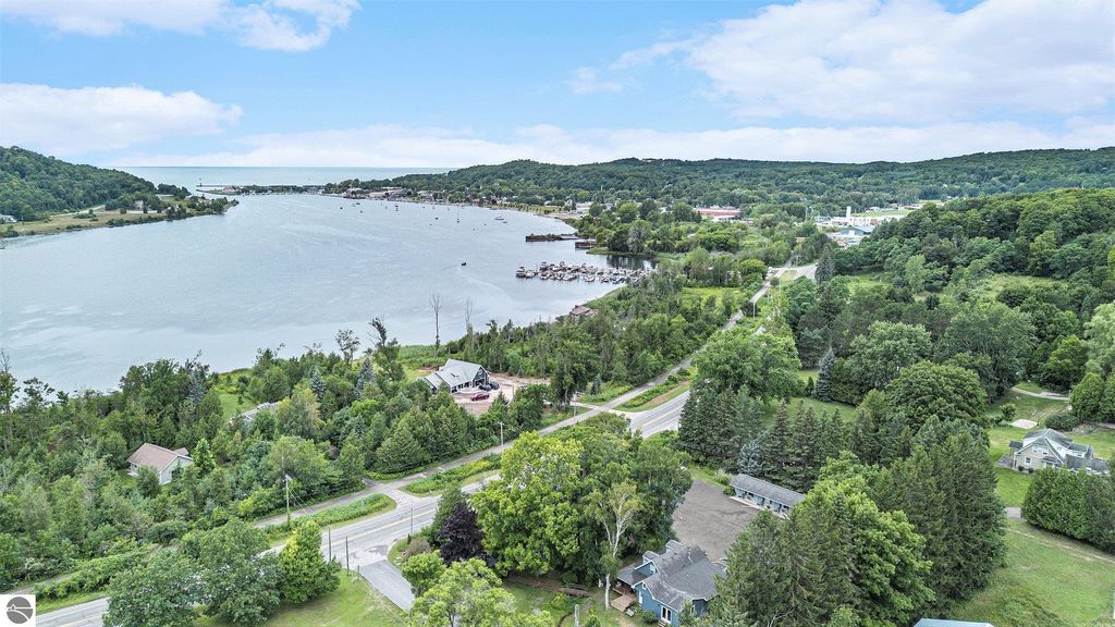 Photo of 519 Lake Street, Frankfort, MI 49635 (MLS # 1937875)