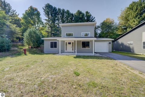 Photo of 3896 Falling Leaf Trail, Traverse City, MI 49686 (MLS # 1939508)