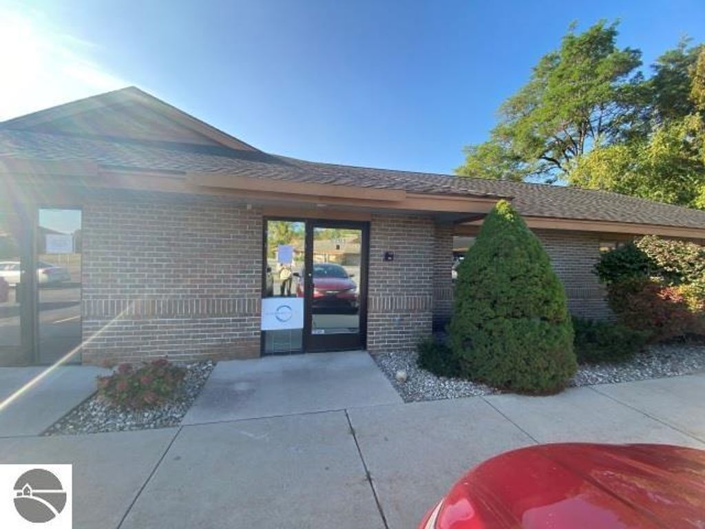 Photo of 3281 Racquet Club Drive #Suite B, Traverse City, MI 49684 (MLS # 1933735)