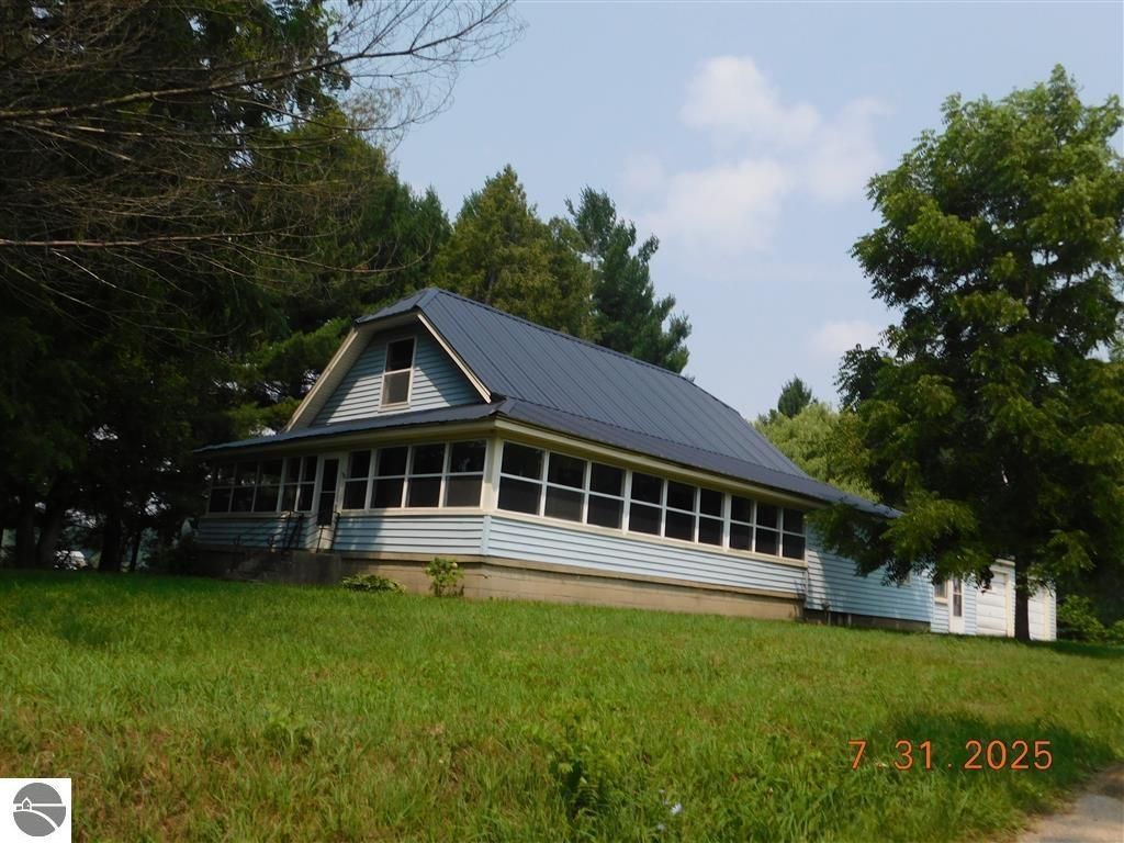 Photo of 4524 E 20 Mile Road, Marion, MI 49665 (MLS # 1937327)