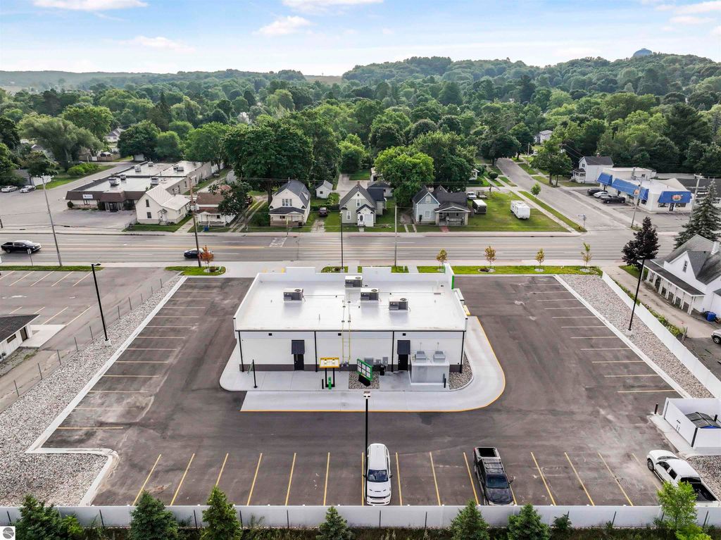 Photo of 903 N Mitchell Street #Suite B, Cadillac, MI 49601 (MLS # 1934943)