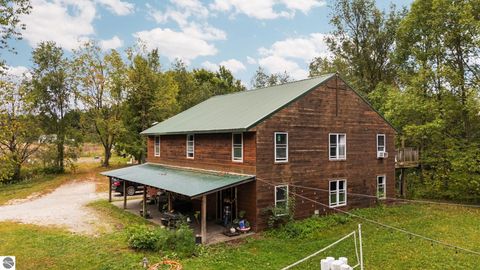 Tiny photo for 3714 N 19 Road, Mesick, MI 49668 (MLS # 1939413)