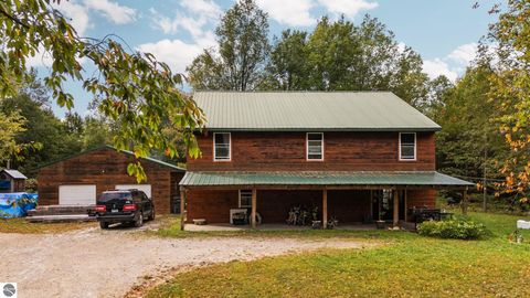 Tiny photo for 3714 N 19 Road, Mesick, MI 49668 (MLS # 1939413)