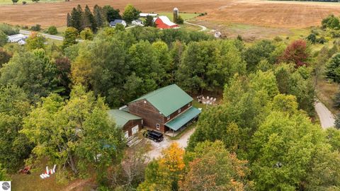 Tiny photo for 3714 N 19 Road, Mesick, MI 49668 (MLS # 1939413)