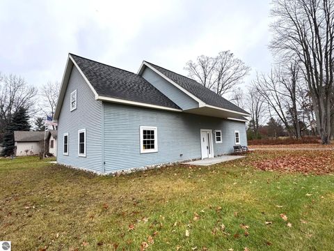 Tiny photo for 103 Ultra Court, Roscommon, MI 48653 (MLS # 1940815)