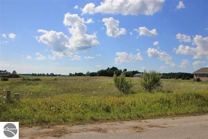 9110 Center Place Dr, Kingsley, MI 49649