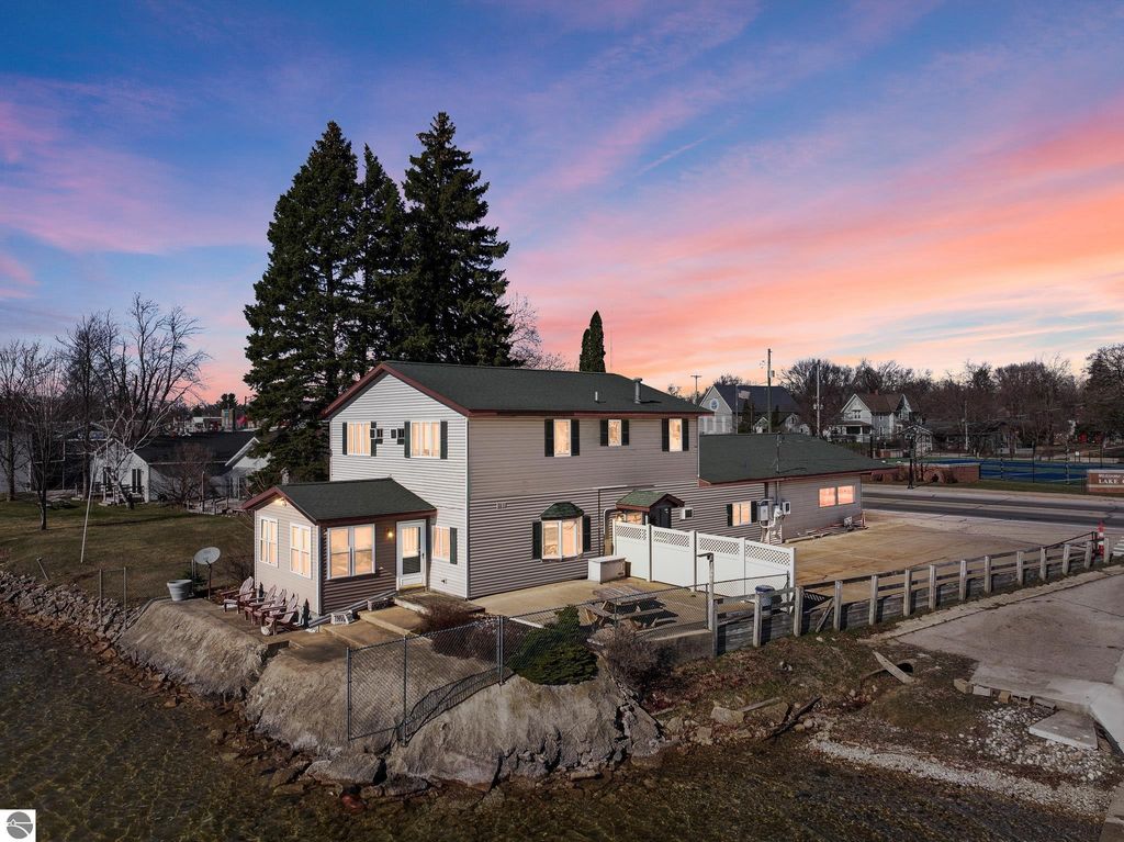 Photo of 218 S Main Street, Lake City, MI 49651 (MLS # 1933129)