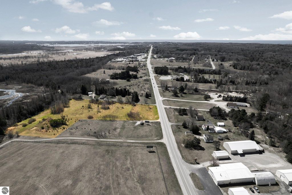 Photo of 2051 E Parkdale Avenue, Manistee, MI 49660 (MLS # 1928414)