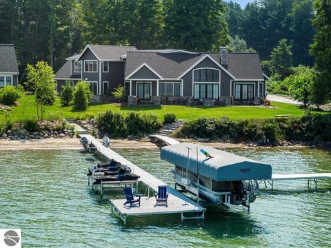 Photo of 9214 Myrtle Lane, Alden, MI 49612 (MLS # 1937158)
