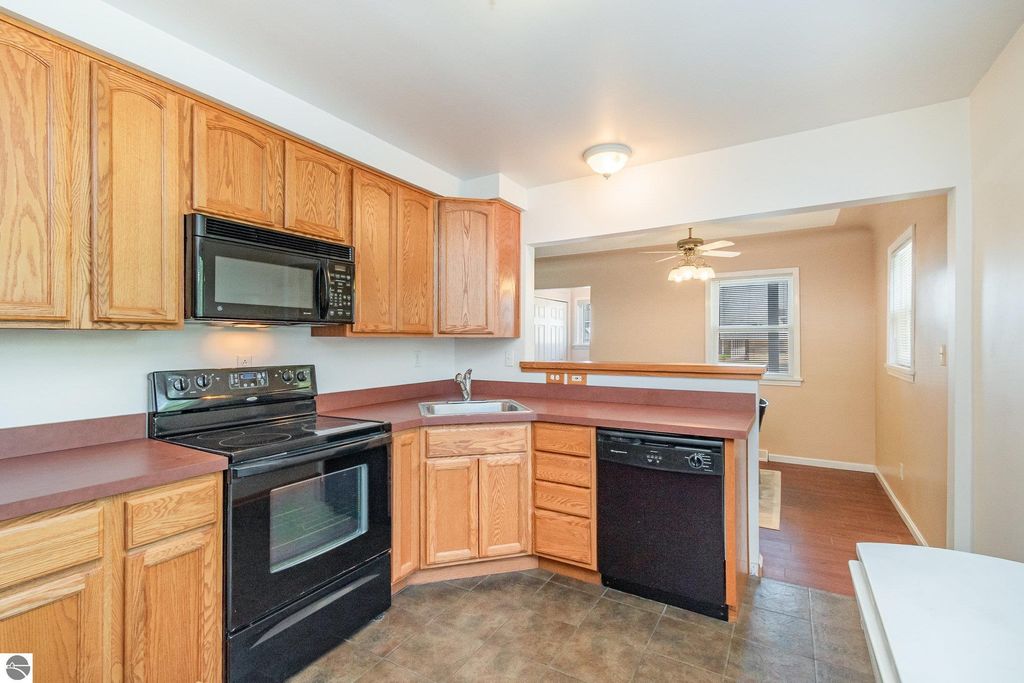 Photo of 902 Bennett Street, Mt Pleasant, MI 48858 (MLS # 1938147)