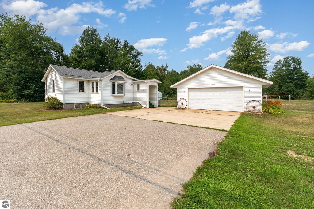 Photo of 10713 E Pickard Road, Mt Pleasant, MI 48858 (MLS # 1937159)