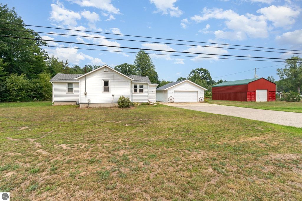 Photo of 10713 E Pickard Road, Mt Pleasant, MI 48858 (MLS # 1937159)