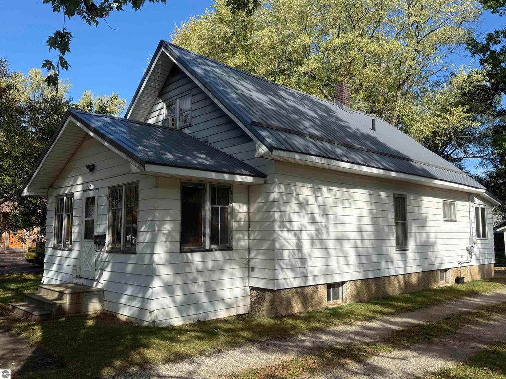 Photo of 127 S State Street, Alma, MI 48801 (MLS # 1939552)