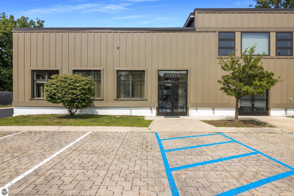 Photo of 226 E Sixteenth Street #B, Traverse City, MI 49684 (MLS # 1934702)