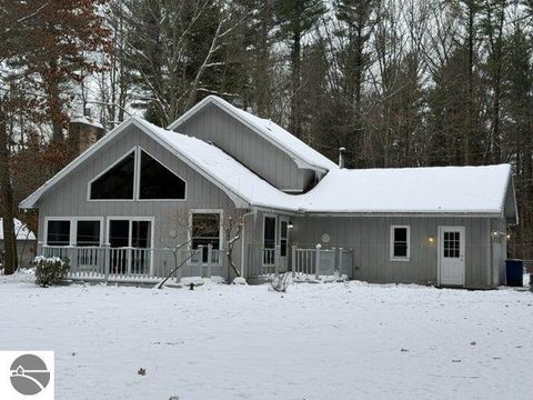 Photo of 207 N Plank Road, Tawas City, MI 48763 (MLS # 1941167)