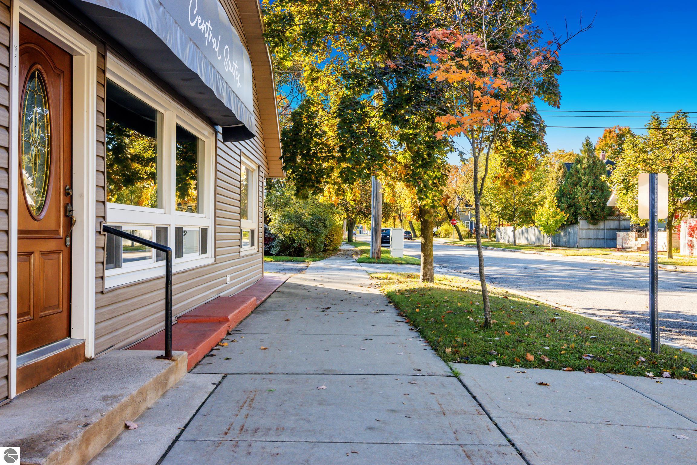 709 Wadsworth Street