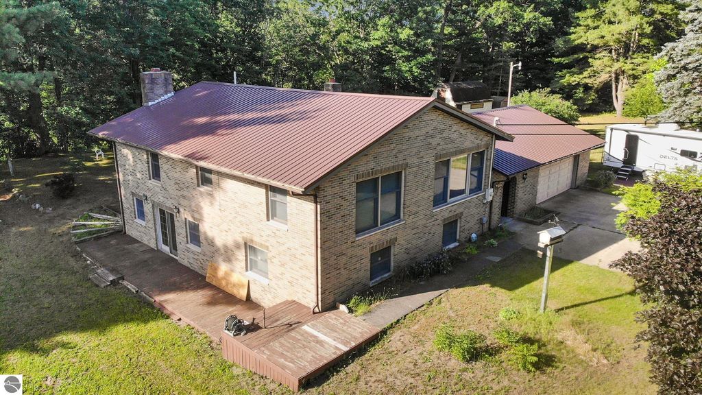 Photo of 9188 E River, Mt Pleasant, MI 48858 (MLS # 1939235)