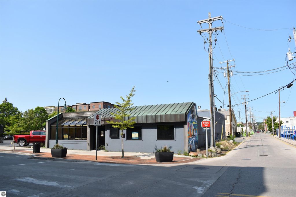 Photo of 120 Park Street, Traverse City, MI 49684 (MLS # 1930457)