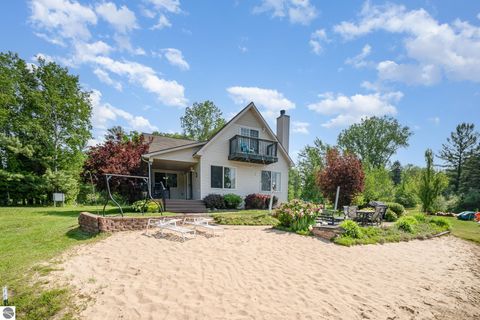 Tiny photo for 7746 Five Lakes Drive, Farwell, MI 48622 (MLS # 1935024)
