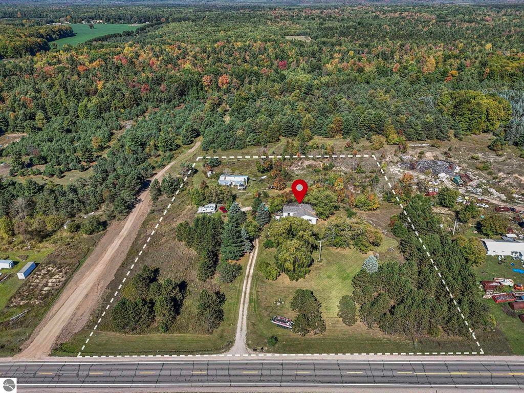 Photo of 229 E Houghton Lake Road, Lake City, MI 49651 (MLS # 1939224)