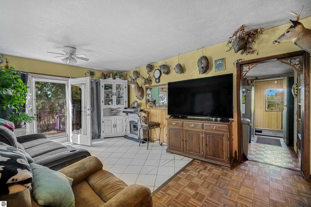 Photo of 229 E Houghton Lake Road, Lake City, MI 49651 (MLS # 1939224)